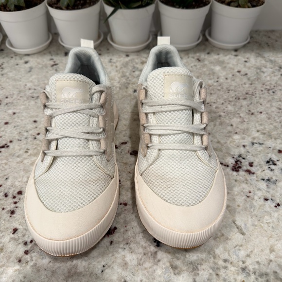 SOREL Women’s White/Cream Sneakers | Size 7 | Lightweight Casual Shoes - Picture 2 of 8